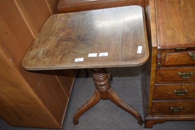 Lot 583 - 19th Century mahogany pedestal wine table with...