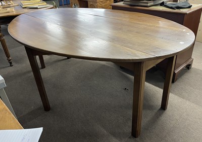 Lot 645 - 20th Century large oval oak wake style table,...