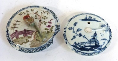 Lot 459 - Two Lowestoft porcelain lids