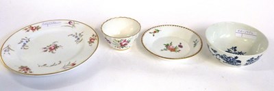 Lot 460 - Group of porcelain wares, Worcester tea bowl,...