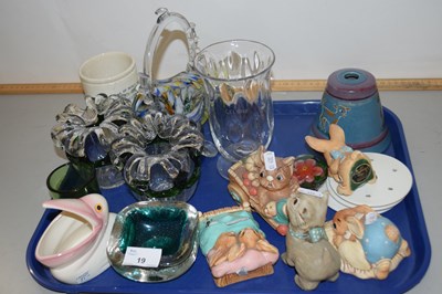 Lot 19 - A tray of Pendelfin model rabbits, various...