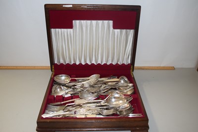 Lot 28 - A canteen of various silver plated cutlery