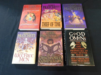 Lot 46 - Six asstd Terry PRATCHETT Discworld novels,...