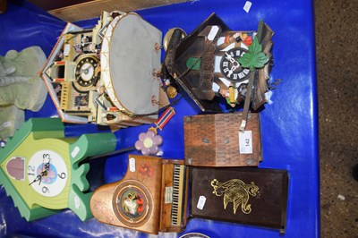 Lot 142 - Range of various modern novelty clocks and...