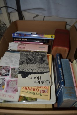 Lot 604 - Books to include Mrs Beetons complete house...