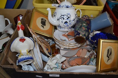 Lot 692 - Mixed lot to include teawares, picture frames,...