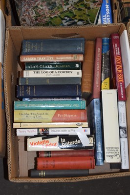 Lot 765 - Box of mixed books to include roman wall etc