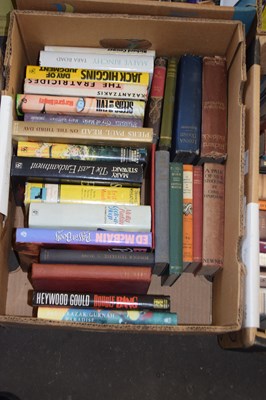 Lot 767 - Mixed box of books