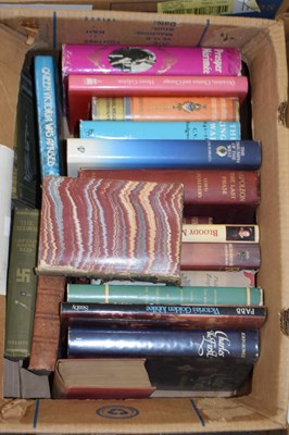 Lot 776 - Mixed box of books to include English civil...