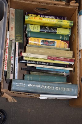 Lot 799 - Mixed box of books to include ornithological...