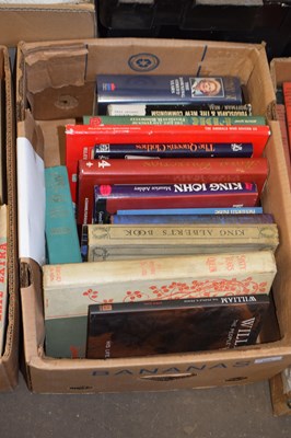 Lot 808 - Mixed box of books to include Royal interest