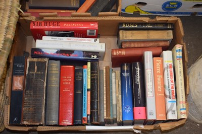 Lot 848 - Mixed box of books