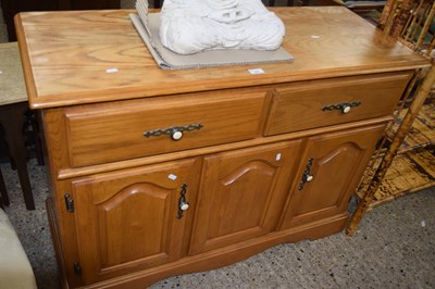 Lot 285 - Modern light oak sideboard 117 cm wide