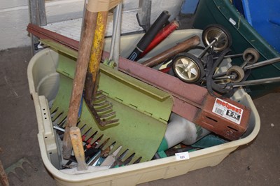 Lot 923 - Box various assorted garden tools etc