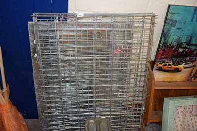 Lot 963 - Folding dog cage