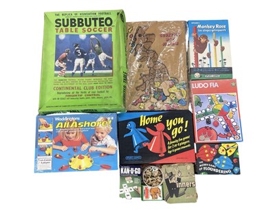 Lot 308 - A collection of vintage board games and jigsaw...