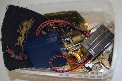 Lot 91 - Box of various assorted costume jewellery, pin...