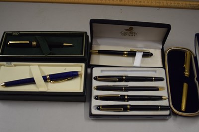 Lot 105 - Collection of various cased pens to include...