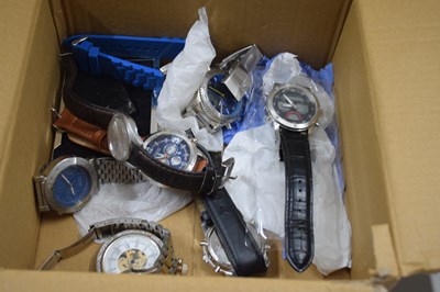 Lot 126 - Box of assorted wristwatches