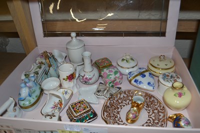 Lot 553 - Mixed Lot: Miniature ceramics