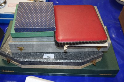 Lot 186 - Collection of various boxed cutlery