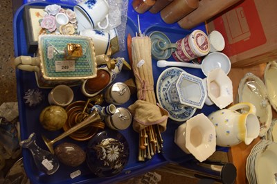 Lot 249 - Two trays of various assorted ceramics...