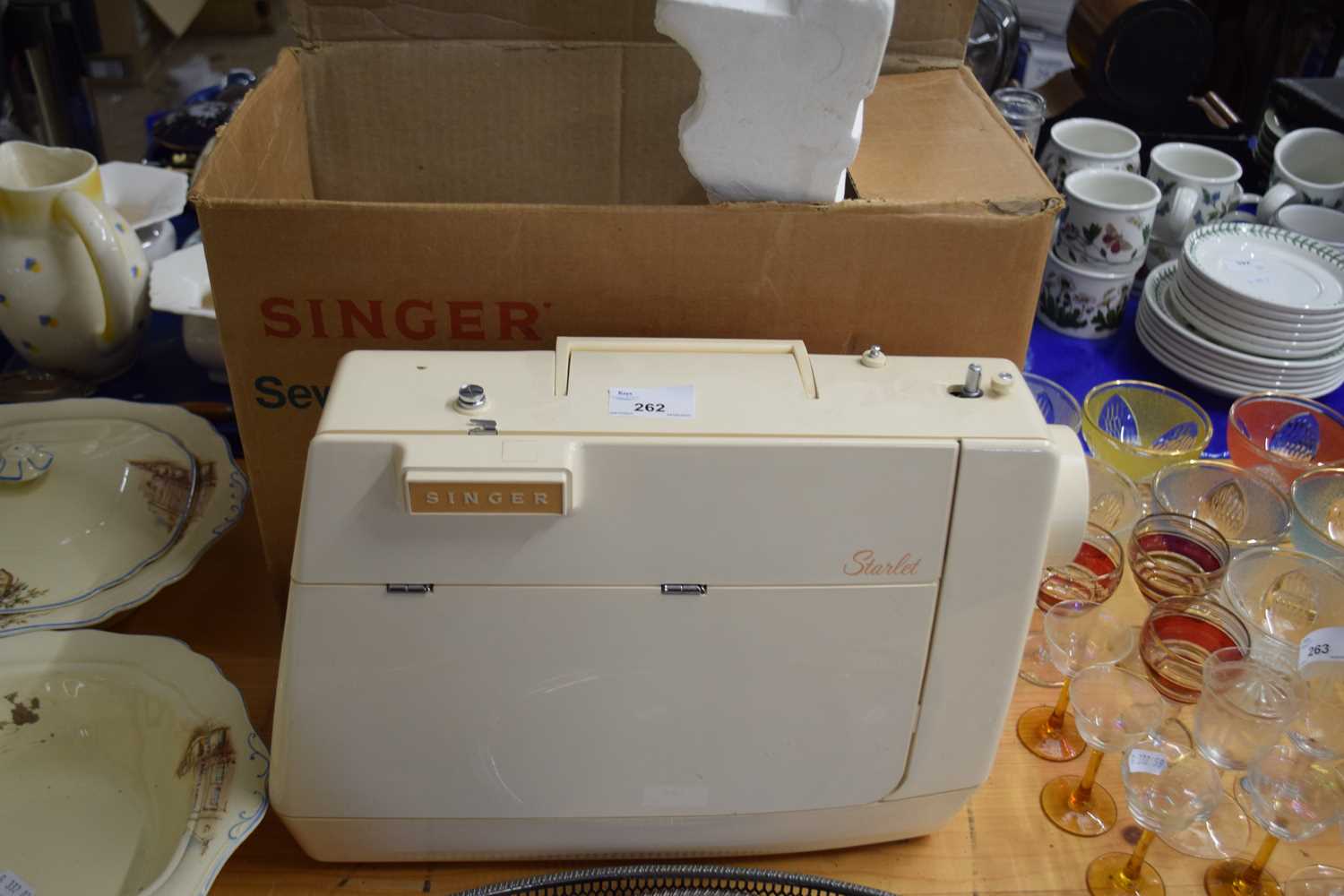 Lot 262 - Singer Starlet sewing machine