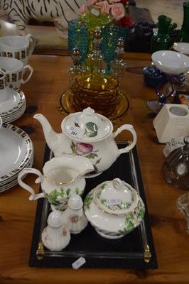 Lot 291 - Mixed Lot: Various glass bowls, vases, tea...