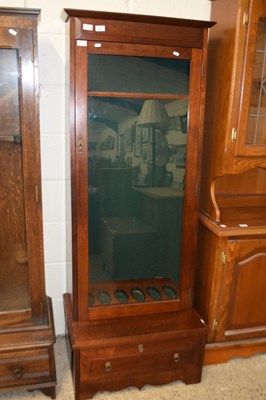 Lot 341 - 20th Century mahogany framed gun cabinet with...