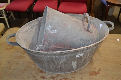 Lot 806 - Aluminium oval wash pan and bucket