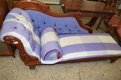 Lot 380 - Victorian striped upholstered chaise longue