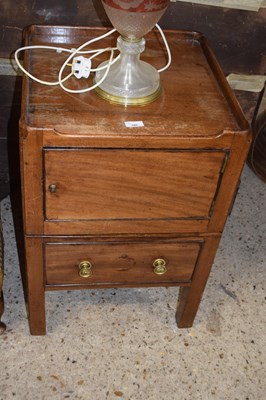 Lot 386 - Georgian tray top mahogany night cupboard