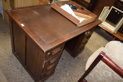 Lot 465 - Early 20th century twin pedestal desk