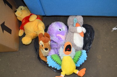 Lot 822 - Quantity of cuddly toys