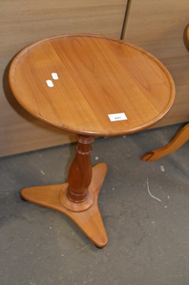 Lot 827 - Round pine side table