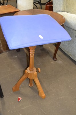 Lot 840 - An adjustable needlework stand