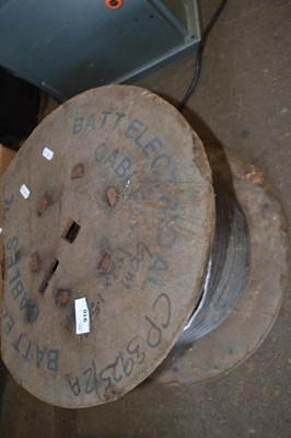 Lot 910 - A roll of electric cable