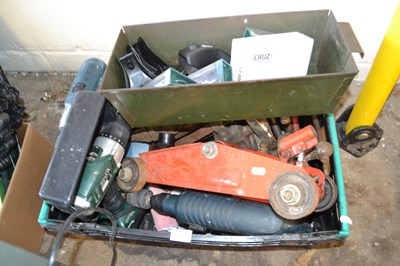 Lot 911 - Quantity of assorted tools