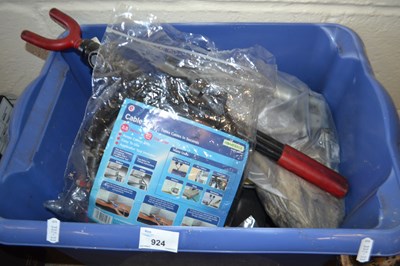 Lot 924 - Box of assorted workshop contents