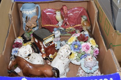 Lot 946 - One box of various assorted ornaments to...