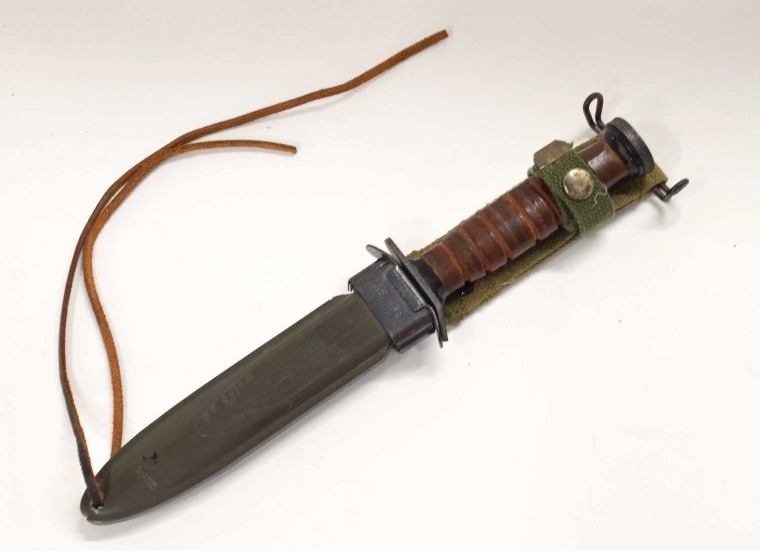 Lot 23 - 20th century American M3 fighting knife and US...