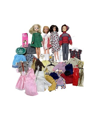 Lot 344 - A mixed lot of vintage dolls and accessories,...