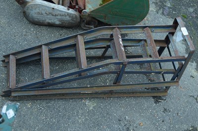 Lot 123 - Pair of axle stands