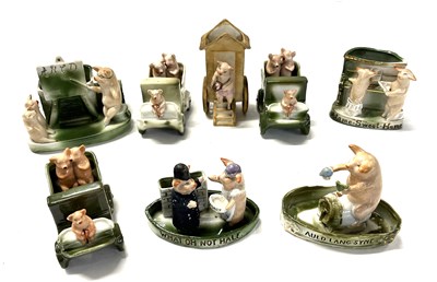 Lot 399 - A tray containing a quantity of novelty pig...