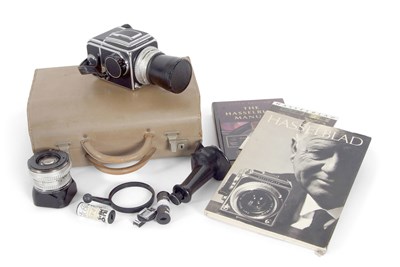 Lot 151 - A 1960s Hasselblad 500C camera in original...