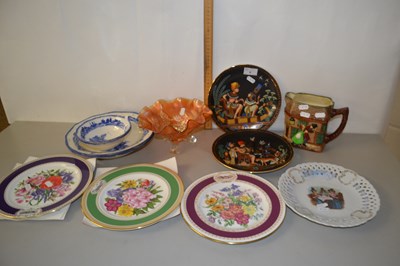 Lot 6 - Mixed Lot: Various decorated plates, Carnival...