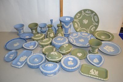 Lot 14 - A collection of various modern Wedgwood Jasper...