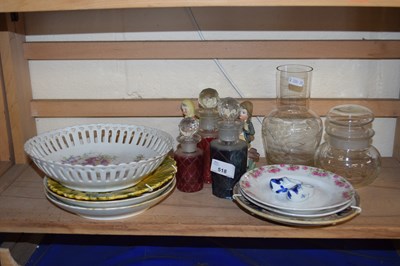 Lot 518 - Mixed Lot: Ceramics and glass to include scent...