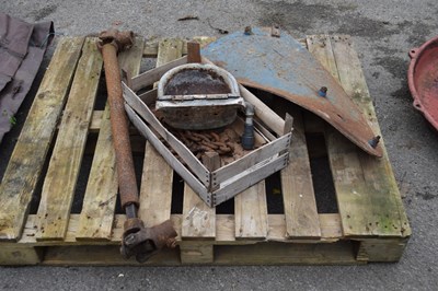 Lot 179 - Pallet containing farm clearance items...