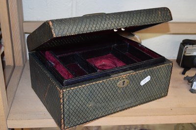 Lot 535 - Green leather jewel box